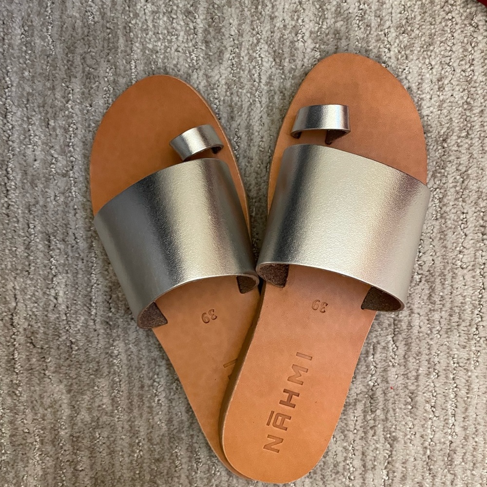 Handmade Leather Silver Sandals (Size 8.5/39)
